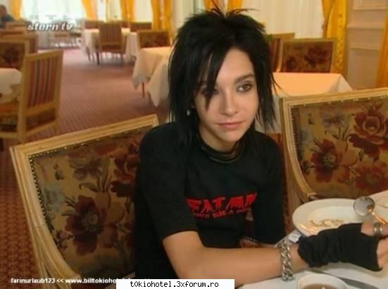 Bill's hairstyle - aici stateam la masa cu el intr-o vineri - Bill Kaulitz