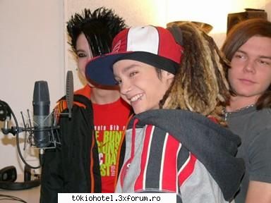 Dreadlocks, piercings... - Ce parere avetzi de look'ul lui Tom? (sau de Tom - Tom Kaulitz